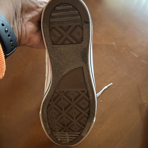 White converse - Picture 6 of 10